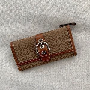 Coach wallet (Lots of card slots!)